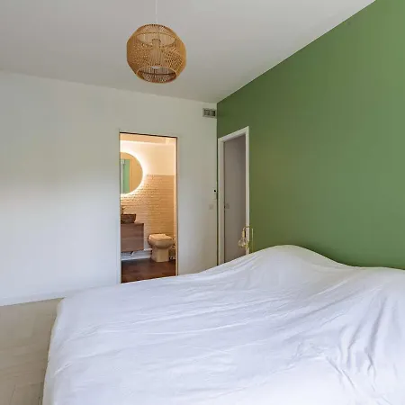 Moderne Avec Piscine, Proche Commerces Et Transports - Fr-1-3-553 Apartament
